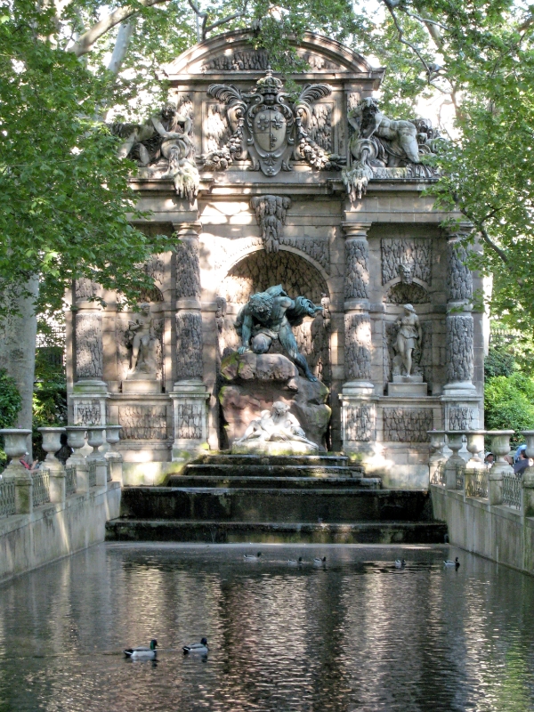 Tuileries gardens, Paris France.jpg